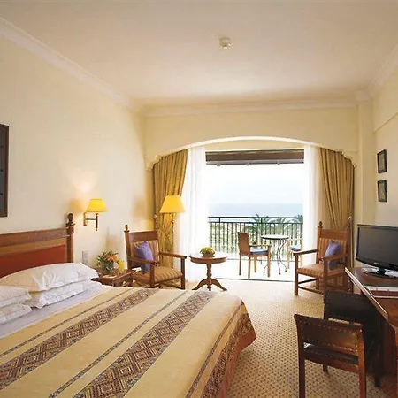 Lägenhetshotell Paramount 4*