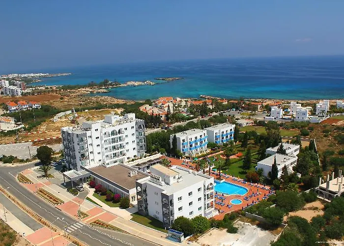 Paramount * Protaras