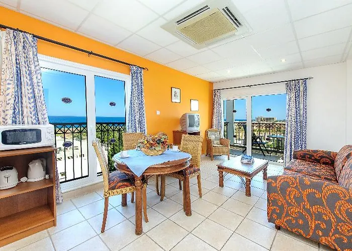 Paramount Apartamento Protaras