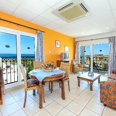 Paramount Lägenhetshotell Protaras