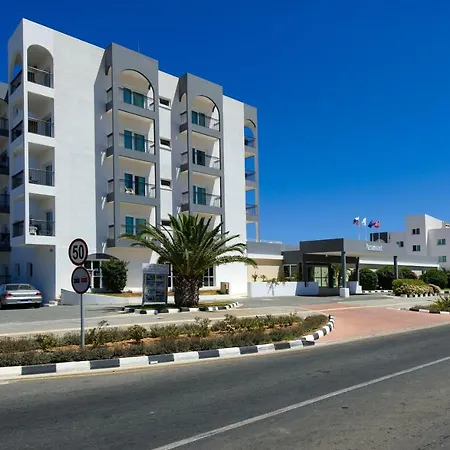 Paramount Lägenhetshotell Protaras